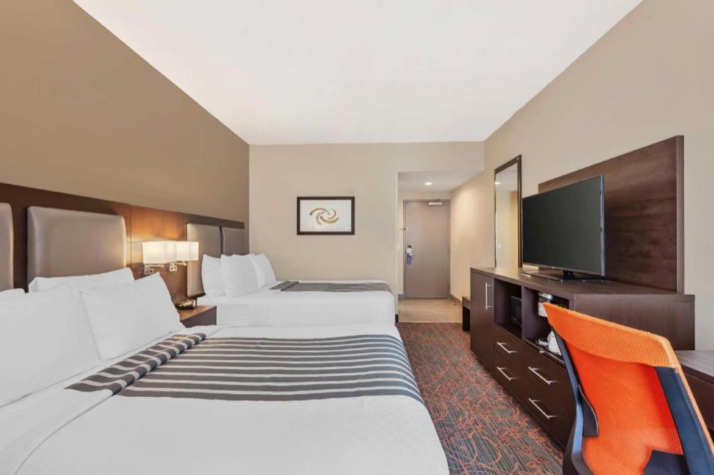 Western Executive Hotel 3*