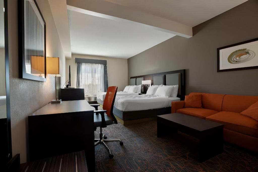 Western Executive Hotel 3*