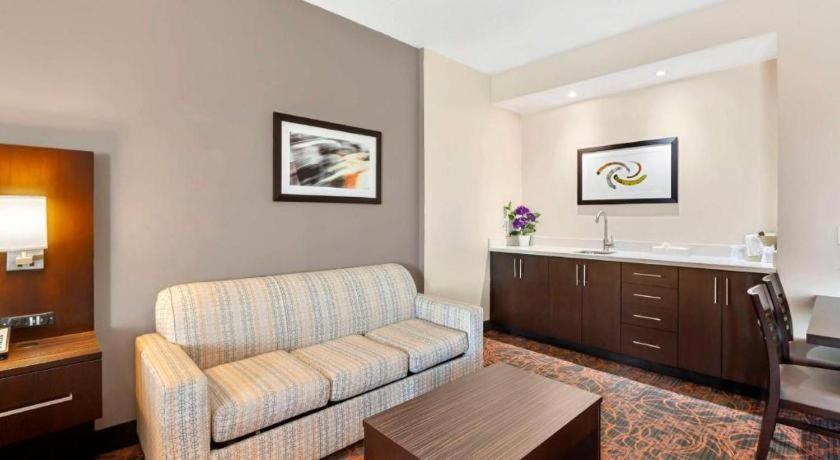 Western Executive Toronto